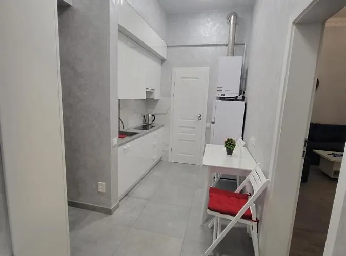 Warm & Cozy In The Heart Of Historical 아파트