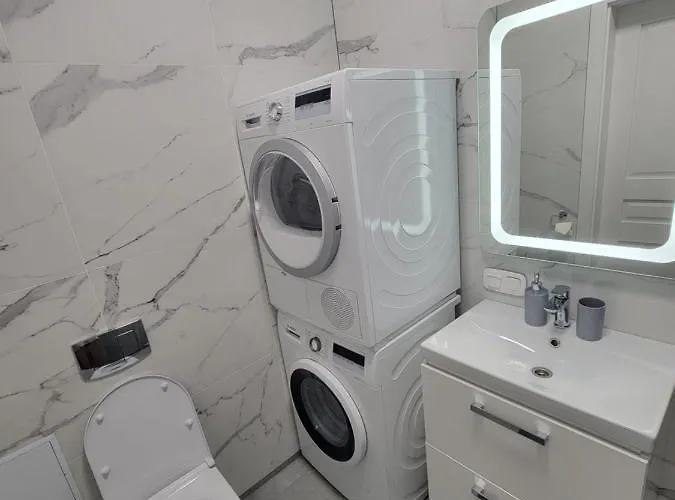 Warm & Cozy In The Heart Of Historical 리비프